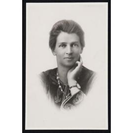 Jones, Lina